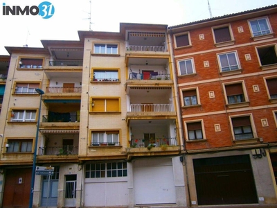 Venta Piso Tafalla. Piso de tres habitaciones en Pamplona 6. Tercera planta con terraza