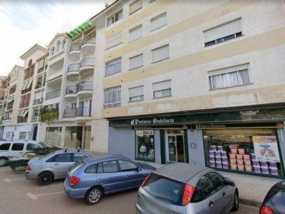 Venta Piso Vélez-Málaga. Piso de tres habitaciones en Calle del Río. Segunda planta con terraza