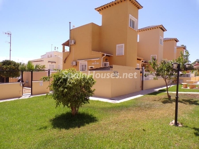 Villa en venta en Villamartín-Las Filipinas, Orihuela