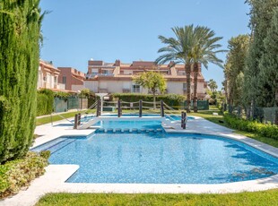 Casa adosada en venta en Playa de San Juan, Alicante