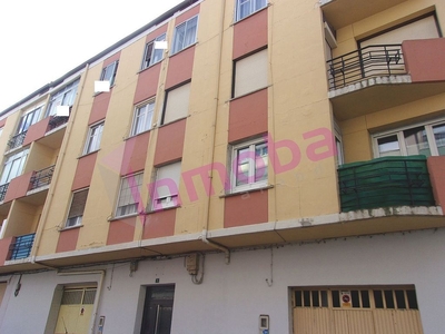 Piso en venta en calle Agustina de Aragon de 3 habitaciones con terraza