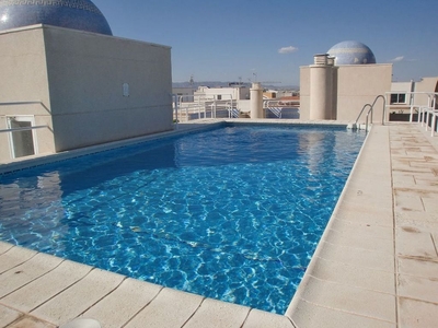 Venta de piso en calle Joaquín Escobar de 2 habitaciones con terraza y piscina