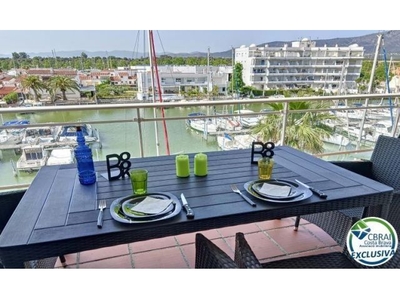 Apartamento 2 dormitorios con vistas al canal y piscina