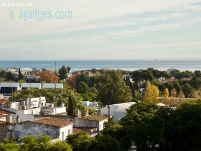 Apartamento de 3 dormitorios con vistas al mar, piscina y parking en Can Pei