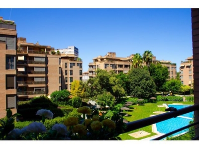 Apartamento en Alquiler en Valencia de las Torres, Valencia