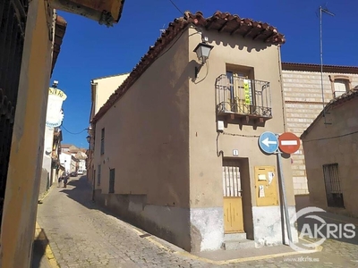 Сasa con terreno en venta en la Calle Cuesta de la Ermita' Almorox