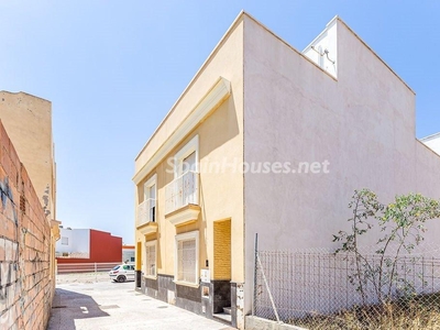 Casa en venta en Retamar, Almería