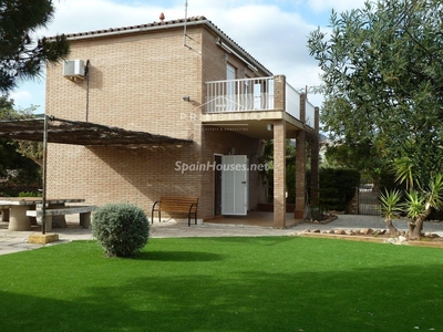 Chalet independiente en venta en Vandellòs