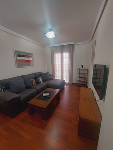 Piso en venta en Melilla de 2 habitaciones con muebles y balcón