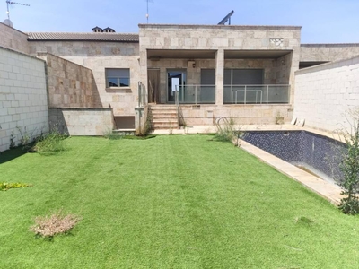 Venta Casa adosada Carrión de Calatrava. Con terraza 230 m²