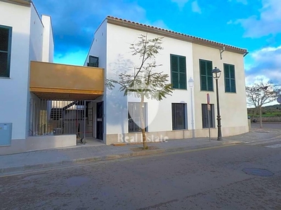 Venta Casa adosada en Camí de sEstació Algaida. Buen estado con terraza 150 m²