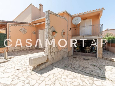 Venta Casa adosada en Perdiu Torroella de Montgrí. Con terraza 72 m²