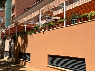 Venta Casa adosada en Urbanizacion Santa Maria del Pilar s/n Huelva. Buen estado plaza de aparcamiento con balcón calefacción central 225 m²