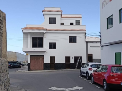 Venta Casa pareada Los Silos. Con terraza 170 m²