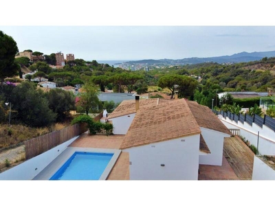 Venta Casa unifamiliar Castell-Platja d'Aro. Buen estado calefacción individual 286 m²