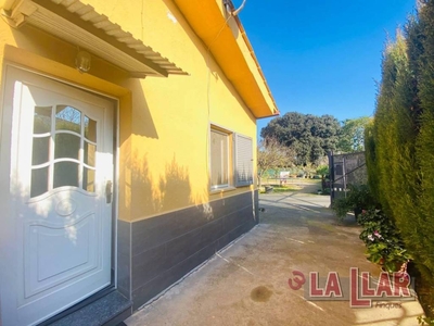 Venta Casa unifamiliar en Carretera Vilanova Vallès a Roca del Vallès Vilanova del Vallès. Buen estado con terraza 77 m²