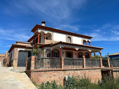 Venta Casa unifamiliar en Prolongación C. Las Aguilas Córdoba. Con terraza 249 m²