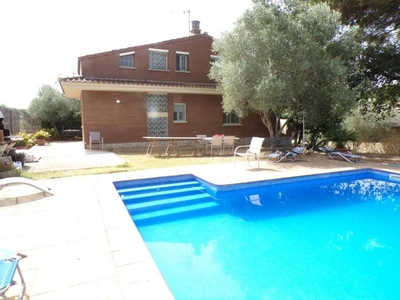 Venta Casa unifamiliar Sils. Buen estado con terraza 276 m²