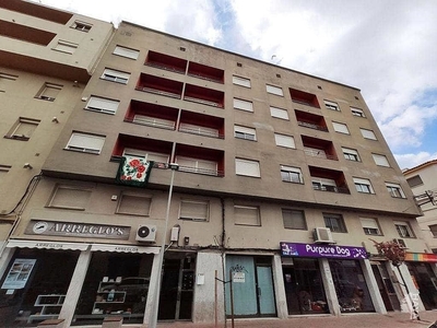 Venta de piso en Mollerussa de 3 habitaciones con balcón y ascensor