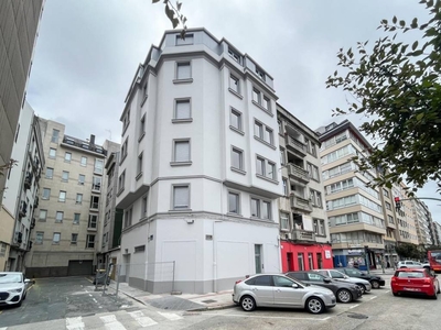 Venta Piso A Coruña. Piso de dos habitaciones en Avenida de los Mallos 15d. Primera planta