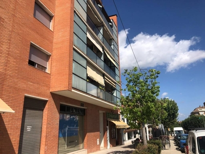 Venta Piso Abrera. Piso de tres habitaciones Primera planta con terraza