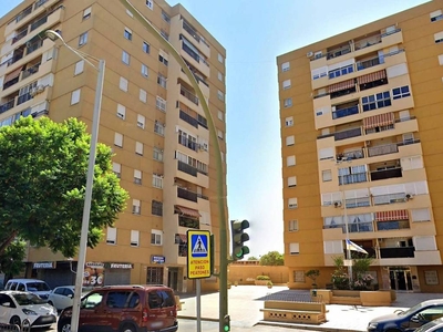 Venta Piso Algeciras. Piso de cuatro habitaciones Buen estado octava planta plaza de aparcamiento con terraza