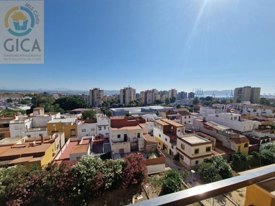 Venta Piso Algeciras. Piso de tres habitaciones en Bellavista. Con balcón