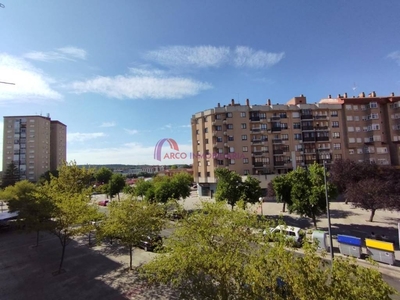 Venta Piso Burgos. Piso de cuatro habitaciones A reformar con terraza calefacción individual