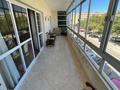 Venta Piso Cádiz. Piso de cuatro habitaciones Segunda planta con terraza