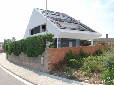 Venta Casa unifamiliar Canyelles. Buen estado 380 m²