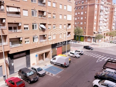 Venta Piso Castellón de la Plana - Castelló de la Plana. Piso de tres habitaciones Segunda planta con terraza