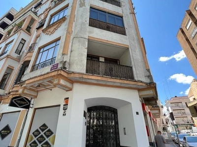 Venta Piso Córdoba. Piso de tres habitaciones Con terraza