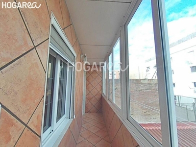 Venta Piso en Calle del Doctor Marti Julia. L'Hospitalet de Llobregat. Buen estado primera planta con balcón