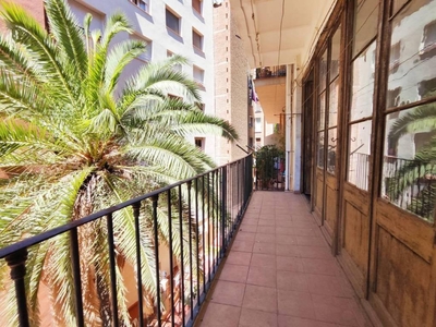 Venta Piso en Calle GRAN DE GRACIA. Barcelona. A reformar tercera planta con terraza