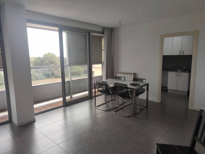 Venta Piso Terrassa. Buen estado segunda planta plaza de aparcamiento con balcón