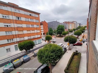 Venta Piso Gijón. Piso de tres habitaciones en Calle Leopoldo Alas. Buen estado segunda planta