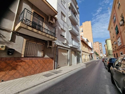Venta Piso Granada. Piso de tres habitaciones en Calle Ebro. Buen estado cuarta planta