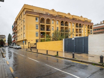 Venta Piso Granada. Piso de tres habitaciones en de Cadiz. Primera planta con terraza