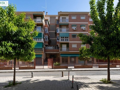 Venta Piso Granada. Piso de tres habitaciones en Monachil 4. Cuarta planta con terraza