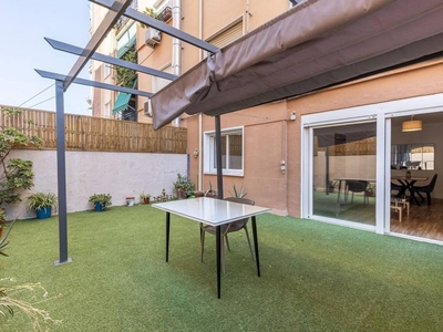 Venta Piso Granada. Piso de tres habitaciones en Poeta Gracián. Primera planta con terraza