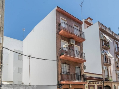 Venta Piso Huelva. Piso de tres habitaciones en Calle San Ramón. Tercera planta