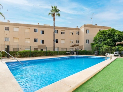 Venta Piso La Manga del Mar Menor. Piso de tres habitaciones Con terraza