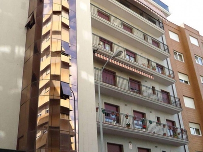 Venta Piso León. Piso de tres habitaciones Primera planta con terraza