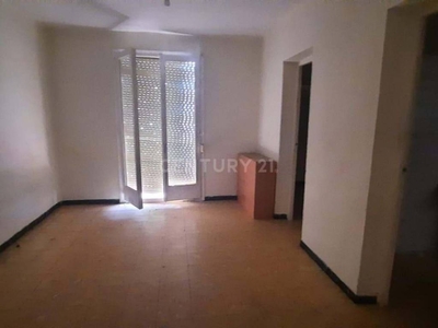 Venta Piso Manlleu. Piso de cuatro habitaciones Buen estado