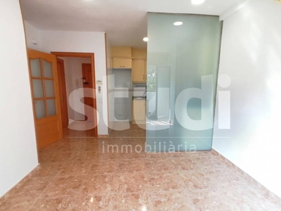 Venta Piso Mataró. Piso de dos habitaciones Primera planta