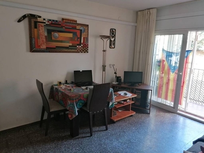 Venta Piso Mataró. Piso de tres habitaciones Con balcón