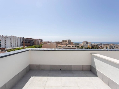 Venta Piso Mataró. Piso de tres habitaciones Cuarta planta con terraza