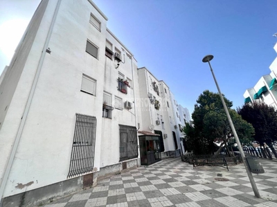 Venta Piso Mérida. Piso de cuatro habitaciones A reformar planta baja plaza de aparcamiento calefacción individual