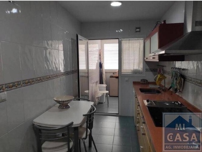 Venta Piso Mérida. Piso de cuatro habitaciones Primera planta con balcón