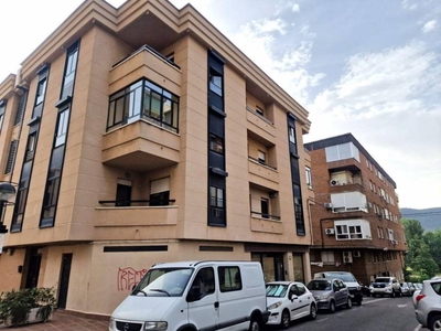 Venta Piso Plasencia. Primera planta con balcón